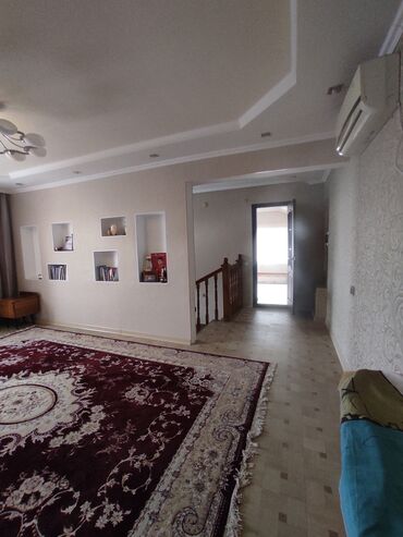 дома под квартиру: 150 м², 5 комнат, Старый ремонт С мебелью, Кухонная мебель