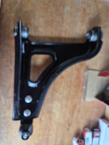 Auto delovi: Rame viljuska Reno Twingo 1 sa kuglom i gumeno‑metalnim čaurama - — 12