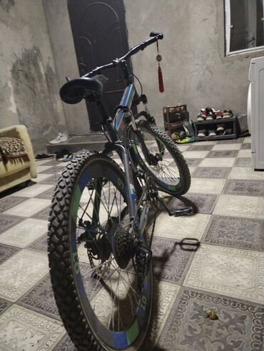 купить спортивный велосипед недорого: Б/у Городской велосипед Velocruz, 24", скоростей: 32, Бесплатная доставка