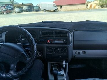 Volkswagen: Volkswagen Vento: 1996 г., 1.8 л, Механика, Бензин, Седан — 4