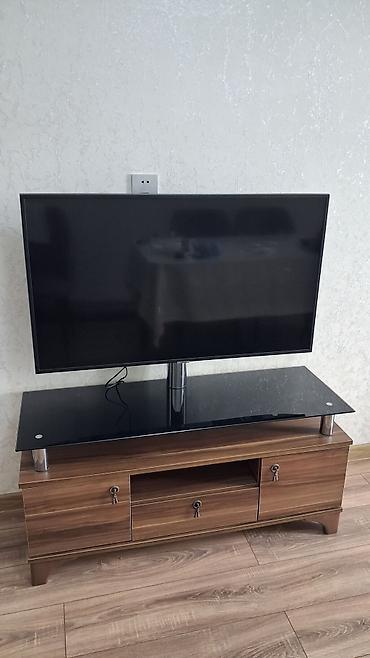 salyan mebel: Yeni, Düz TV altlığı, Polkalı, Şüşəli — 1