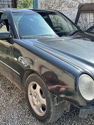 sprinter 315: Крыло Переднее правое Mercedes-Benz, 1998 г., Б/у, Оригинал — 2
