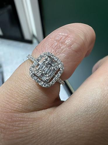 Кольцо из белого золота 18К с бриллиантами - Металл: белое золото