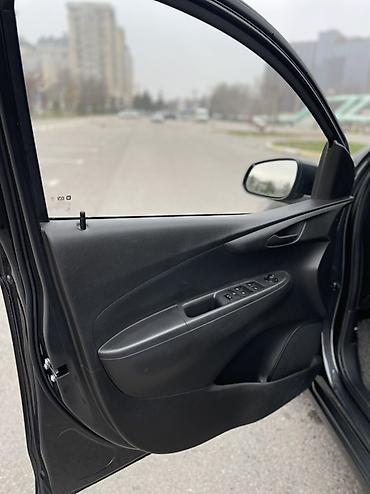 Chevrolet: Chevrolet Spark: 2020 г., 1 л, Вариатор, Бензин, Хэтчбэк — 6