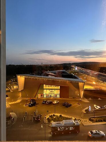 Uzunmüddətli kirayə mənzillər: Kirayə mənzil – şəhər mənzərəsi ilə - Plan: işıqlı otaq, ayrıca — 4