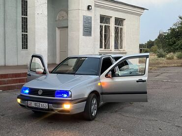 купить запчасти на опель вектра б: Volkswagen Vento: 1993 г., Седан