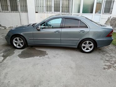 Mercedes-Benz: Mercedes-Benz 200: 1.8 l | 2006 il Sedan — 4