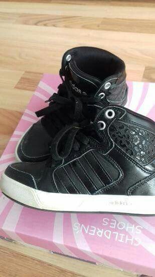 Ostala dečija odeća: Adidas patike u odlicnom stanju. Velicina 28/5. Bez ikakvih ostecenja na lalafo.rs - slika 2 Adidas patike u odlicnom stanju. Velicina 28/5. Bez ikakvih ostecenja - Smederevo - slika 2
