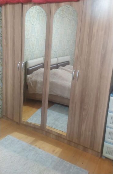 Dolablar: Dolab satilir 150 azn. Unvan Biləcəri 4133 Ayten🌛