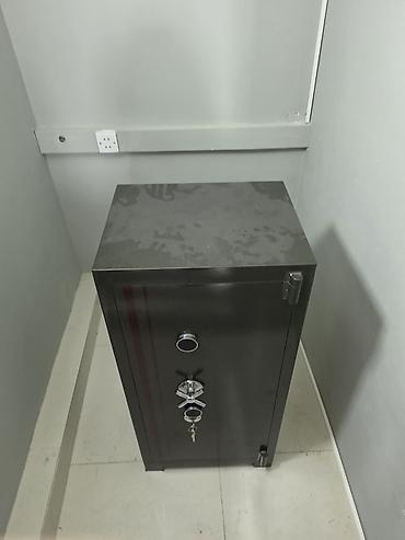 seyflərin satışı: SEYF. TƏZƏDİ. 1200 alınıb. 800 satılır — 2