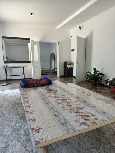 сниму квартиру на иссыккуле: 4 комнаты, Душевая кабина, Постельное белье, Бытовая техника