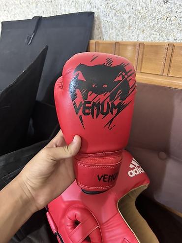 tikis aparati: Məhsul: Boks/MMA qoruyucu dəsti Tərkibi: - Adidas baş qoruyucusu – — 4