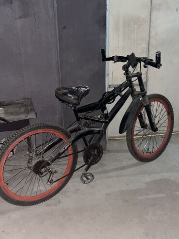 Ножи: Şəhər və off-road üçün çoxfunksiyalı dağ velosipedi. Xüsusiyyətlər: -