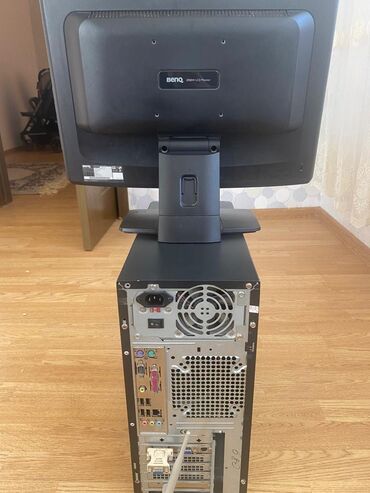 Masaüstü kompüterlər və iş stansiyaları: Masaüstü komputer Köhnə modeldir. İşlədilmir çoxdandır. Üstündə bütün — 4