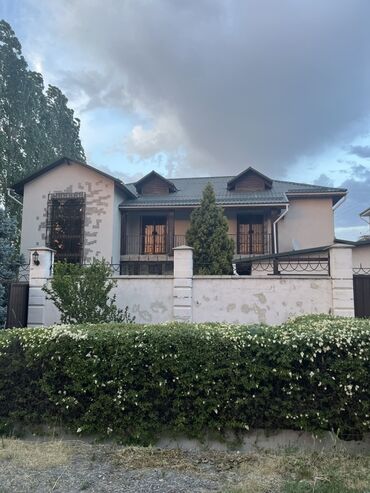 два дома: Дом, 250 м², 9 комнат, Собственник