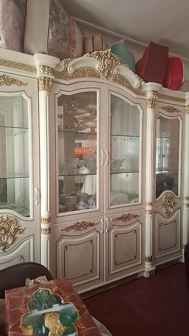 day date: Классическая витринная стенка для гостиной - Материал: МДФ/дерево с — 1