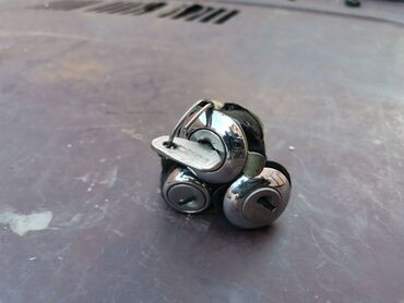 Auto delovi: Brave vrata i gepeka sa ključem Lada 2107 Riva, Lada 2105 br.1 — 3