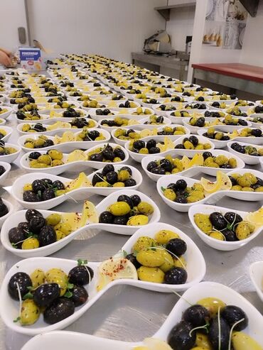 Aşpazlar: Soyuq ve isti bolumun ashbaziyam. 10 ilden cox tecrubem var. Shadliq — 2