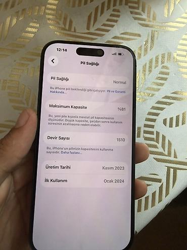 15 pro ekran: IPhone 15 Pro, Qara, Face ID — 3