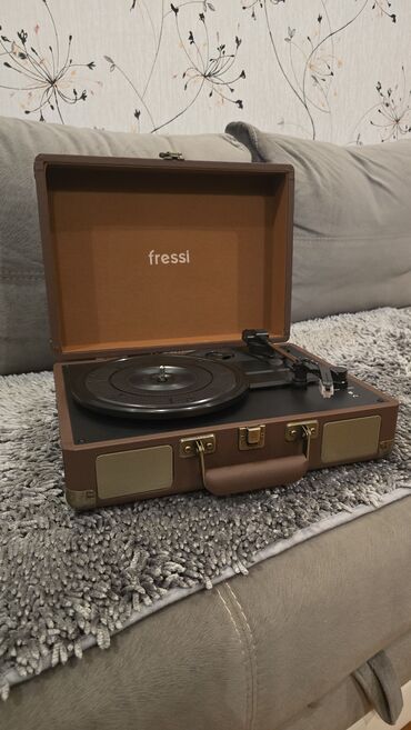 Qrammofon və patefonlar: Qrammafonlar Mehduddur!!! Çox gözəl Retro Qramafonlar və göz oxşuyan — 10