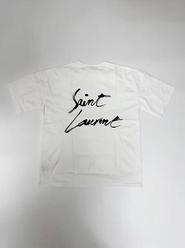Futbolkalar: Ağ rəngli qısaqoll T‑shirt - Ön hissədə sinə sol tərəfdə “Saint — 3