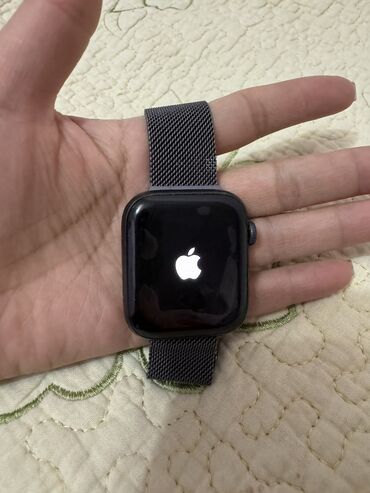 Наручные часы: Продается Apple Watch серия 5. Размер 44мм.Акб 90