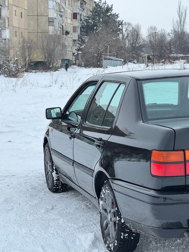 Volkswagen: Volkswagen Vento: 1994 г., 1.8 л, Механика, Седан — 7
