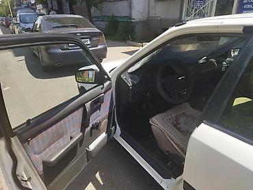 mazda d: Mazda 323: 1993 г., 1.3 л, Механика, Бензин, Седан — 8