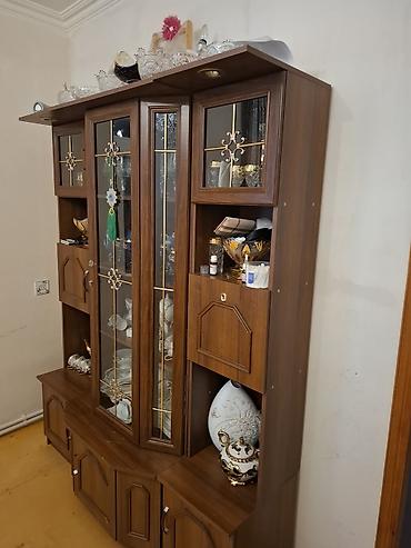 wfaner mebel: Qonaq otağı üçün vitrinalı bufet - Material: ağac teksturalı laminat — 3