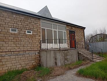 Həyət evləri və villaların satışı: Satış üçün həyət evi Quba 5 sot - Tikinti materialı: daş divarlar — 12
