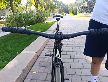 aventon: Шоссейный велосипед, Рама M (156 - 178 см), Б/у — 5