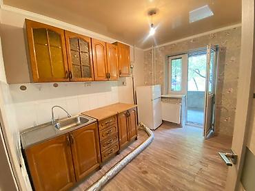 group: 1 комната, 50 м², 8 мкр Индивидуалка, 2 этаж, Требуется ремонт — 2