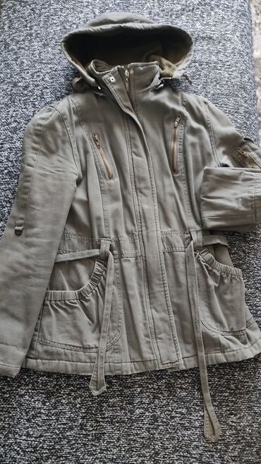 Игрушки: 1) Брюки новые женские размер М - 100с 2)Кофта (M-L) мягкая-150с 3) — 10