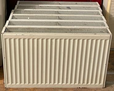 Radiatorlar: Panel radiator 80 sm ela veziyyetde demek olar islenmeyib pasi curuyu