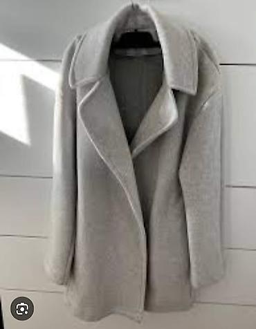 ZARA BASIC sivi kaputić, veličina M. Ramena 50,pazuh 55,duzina 78cm. -