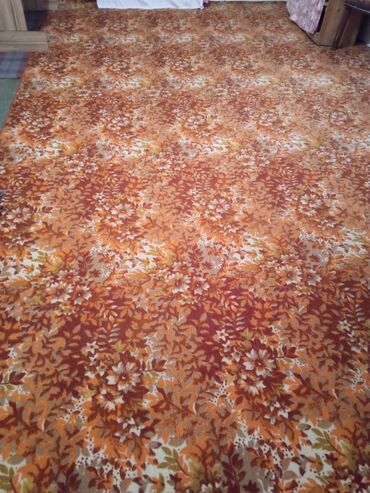 ковры фото: Ковролин с цветочным узором в тёплых оттенках осени. Характеристики