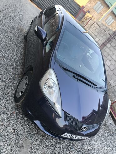 фит машин: Honda Fit: 2008 г., 1.3 л, Вариатор, Газ, Хэтчбэк