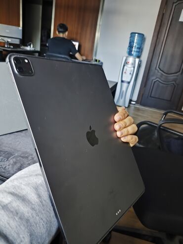 купить телефон в рассрочку без участия банка: Планшет, Apple, эс тутум 256 ГБ, 12" - 13", 5G, Колдонулган, Классикалык түсү - Боз
