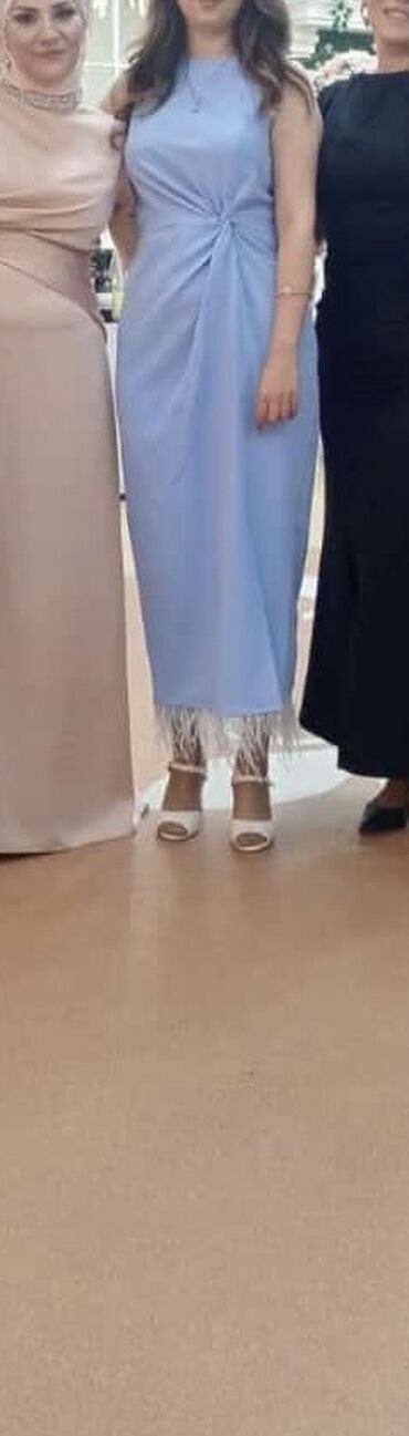 Plaşlar: Ziyafət donu - Rəng: açıq mavi -ikinci el 1 defe geyinilib 70 manat