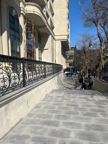 Digər kommersiya daşınmaz əmlakı: Sahibi tərəfindən icarəyə verilir: Səbayıl rayonu,Bayıl qəsəbəsi — 23