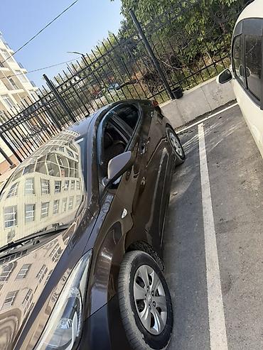 Hyundai: Hyundai Elantra: 2015 г., Седан — 4