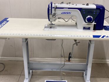 бытовой швейная машинка: Швейная машина Полуавтомат