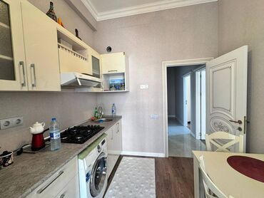 Uzunmüddətli kirayə mənzillər: Mənzil kirayə verilir tam əşyalı. Bulvarda yerləşir. 10.2 mərtəbə. 2 — 3