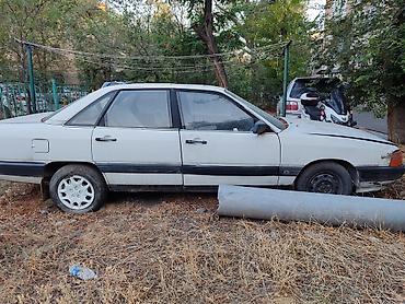 a4 b7: Audi 100: 1991 г., Механика, Бензин, Седан — 2