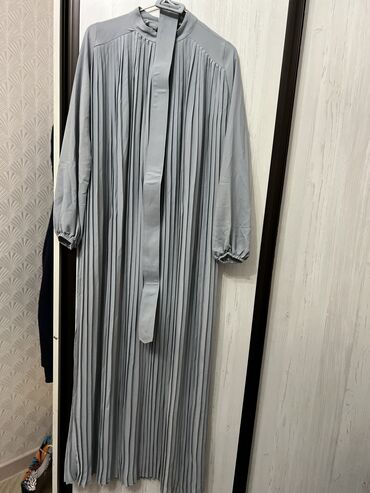 гипюровое вечернее платье: Вечернее платье, Классическое, Длинная модель, Гипюровое, С рукавами, S (EU 36)