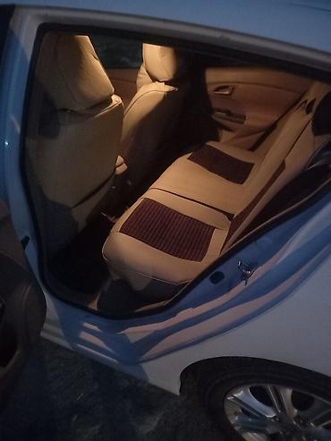 qara disk: Honda Insight hibrid hetçbek - Kuzov: hetçbek, ağ rəng - Yanacaq — 10