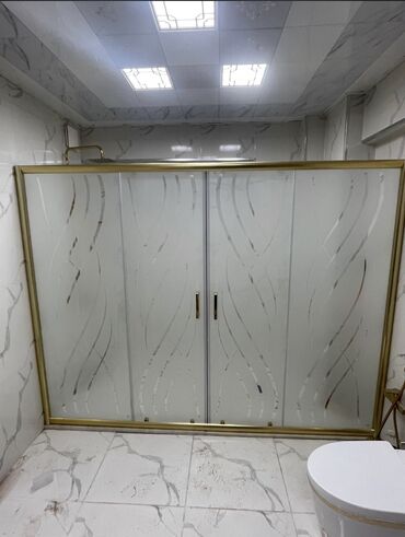 Duş kabinaları, arakəsmələr: Yeni Arakəsmə, Künc üçün, Pulsuz çatdırılma, Ünvandan götürmə — 17