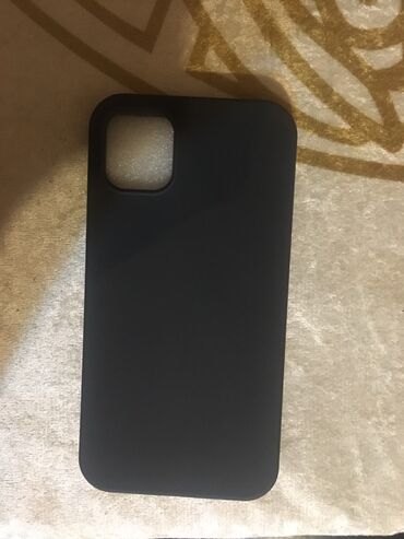 Bu, smartfonlar üçün nəzərdə tutulmuş silikon keysdir. Keys telefonu