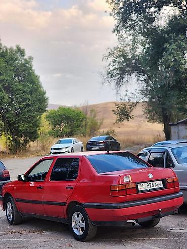 саббуферы: Volkswagen Vento: 1992 г., 1.8 л, Механика, Бензин, Седан — 6