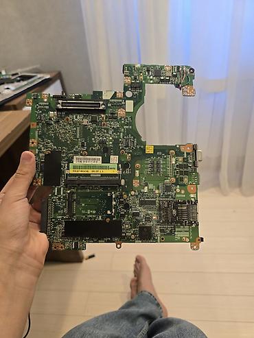 intel atom: Noutbuk ana platası – Intel çipsetli - Model etiketi üzərində: P/N — 1
